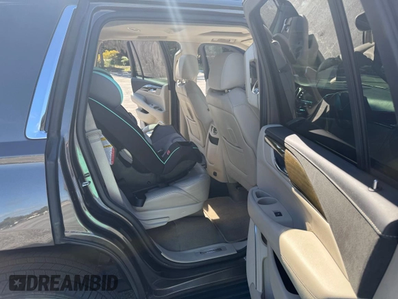 2020 Cadillac Escalade Luxury z VIN 1GYS3BKJ8LR154516, wystawiony jako Copart lot #59628455 z przebiegiem 72 098 mil mil oraz Czysty tytuł • Clean title. Historia ofert i sprzedaży dostępna na DreamBid. Obrazek 6.