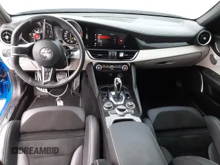 2020 Alfa Romeo Giulia Quadrifoglio with VIN ZARFAMEV5L7633985, listed as a Copart auction lot 40898243 with 17,524 mi miles. Bid and sale history available at carsss.com. Image 8.