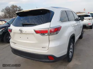 2014 Toyota Highlander XLE with VIN 5TDKKRFH3ES038170, listed as a IAAI auction lot 41740889 with 215,715 mi miles. Bid and sale history available at carsss.com. Image 4.