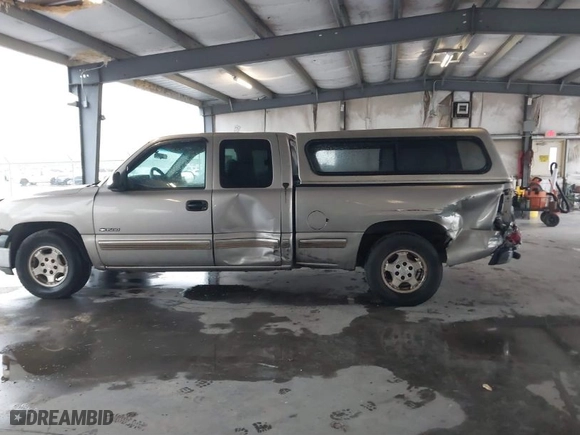 2001 Chevrolet Silverado 1500 LS with VIN 2GCEC19V811229792, listed as a IAAI auction lot 41844893 with 284,568 mi miles. Bid and sale history available at carsss.com. Image 14.