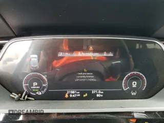 2021 Audi e-tron Premium z VIN WA1AAAGE4MB031782, wystawiony jako Copart lot #65578012 z przebiegiem 21 981 mil mil oraz . Historia ofert i sprzedaży dostępna na DreamBid. Obrazek 8.