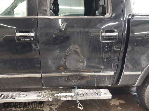 2011 Ford F-150 XLT with VIN 1FTFW1ET1BFD35317, listed as a IAAI auction lot 41322730 with 188,432 mi miles. Bid and sale history available at carsss.com. Image 6.