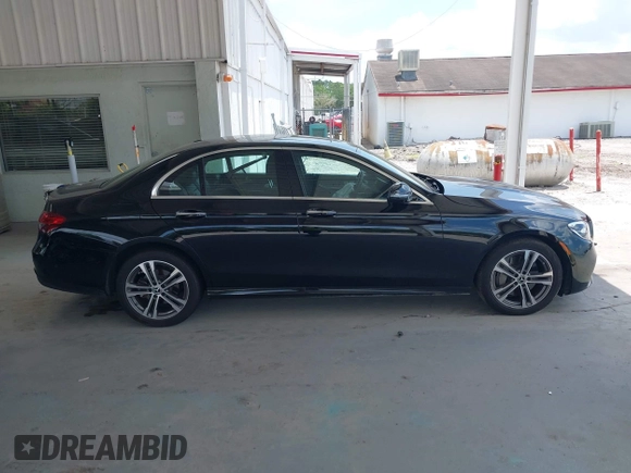 2021 Mercedes-Benz E 350 z VIN W1KZF8EB8MA873550, wystawiony jako IAAI lot #42299371 z przebiegiem 62 734 mil mil oraz . Historia ofert i sprzedaży dostępna na DreamBid. Obrazek 13.