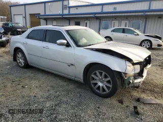 2009 Chrysler 300 with VIN 2C3LA63T09H628575, listed as a Copart auction lot 86588864 with 259,544 mi miles and Salvage Title. Bid and sale history available at carsss.com. Image 4.