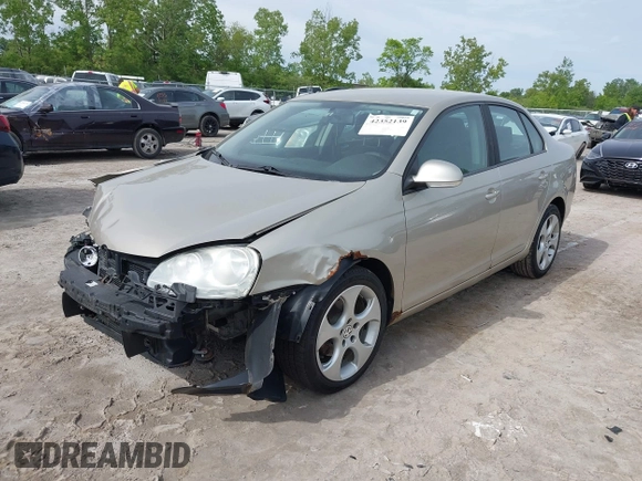 2006 Volkswagen Jetta Value Edition z VIN 3VWPF71K16M760303, wystawiony jako IAAI lot #42352139 z przebiegiem 112 012 mil mil oraz . Historia ofert i sprzedaży dostępna na DreamBid. Obrazek 18.