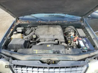 2002 Ford Explorer XLT z VIN 1FMZU63W52UC44779, wystawiony jako Copart lot #76421734 z przebiegiem 171 227 mil mil oraz Szkoda całkowita • Salvage title. Historia ofert i sprzedaży dostępna na DreamBid. Obrazek 12.
