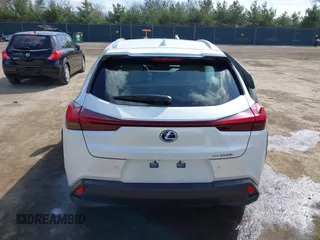 2021 Lexus UX 250h z VIN JTHP9JBH0M2039502, wystawiony jako IAAI lot #41868672 z przebiegiem 17 496 mil mil oraz . Historia ofert i sprzedaży dostępna na DreamBid. Obrazek 16.