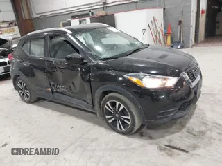 2020 Nissan Kicks SV with VIN 3N1CP5CVXLL556968, listed as a IAAI auction lot 41691274 with 107,040 mi miles. Bid and sale history available at carsss.com. Image 1.