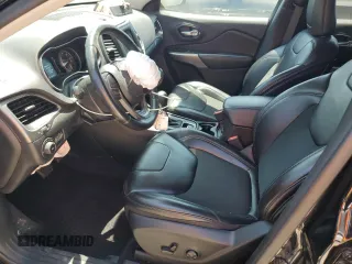 2019 Jeep Cherokee Latitude Plus with VIN 1C4PJMLBXKD233718, listed as a Copart auction lot 58933435 with 56,413 mi miles and Salvage title. Bid and sale history available at DreamBid. Image 7.