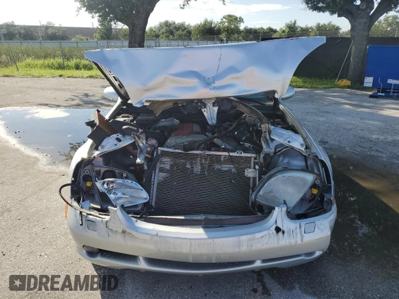 2000 Mercedes-Benz SLK-Class Kompressor with VIN WDBKK47F6YF164963, listed as a Copart auction lot 68790614 with 102,997 mi miles and Salvage Title. Bid and sale history available at carsss.com. Image 5.