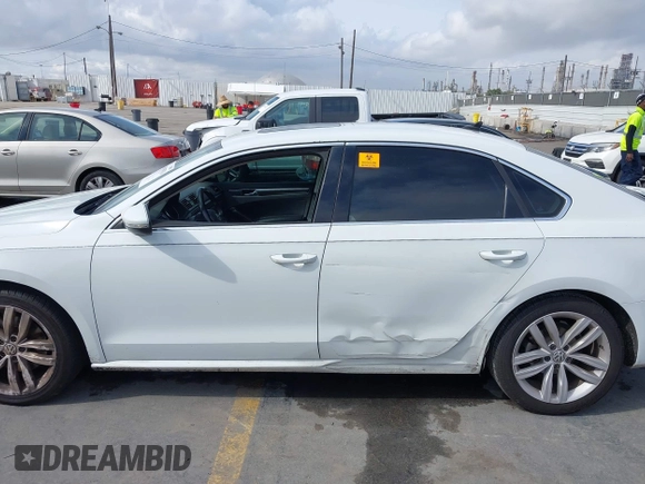 2018 Volkswagen Passat SE z VIN 1VWBA7A33JC031098, wystawiony jako IAAI lot #41915976 z przebiegiem 147 454 mil mil oraz . Historia ofert i sprzedaży dostępna na DreamBid. Obrazek 14.