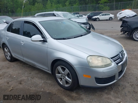 2009 Volkswagen Jetta SE with VIN 3VWRZ81K79M013704, listed as a IAAI auction lot 42259656 with 197,600 mi miles and . Bid and sale history available at DreamBid. Image 1.