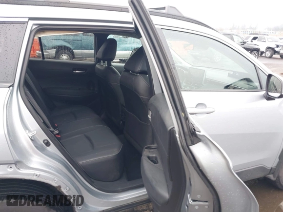 2023 Toyota Corolla Cross XLE z VIN 7MUDAABG0PV077852, wystawiony jako IAAI lot #41313640 z przebiegiem 23 201 mil mil oraz . Historia ofert i sprzedaży dostępna na DreamBid. Obrazek 8.