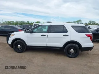 2013 Ford Police Interceptor Utility z VIN 1FM5K8AR6DGB59111, wystawiony jako IAAI lot #42259174 z przebiegiem 75 460 mil mil oraz . Historia ofert i sprzedaży dostępna na DreamBid. Obrazek 14.