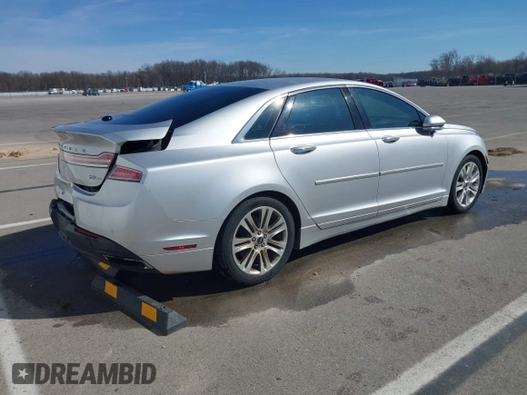 2014 Lincoln MKZ with VIN 3LN6L2G99ER832666, listed as a IAAI auction lot 41732639 with 168,962 mi miles. Bid and sale history available at carsss.com. Image 4.