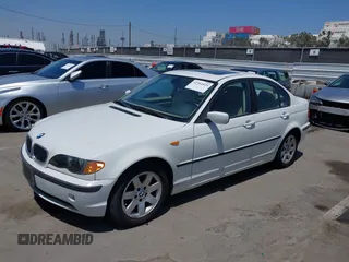 2005 BMW 3 Series 325i with VIN WBAET37475NH06710, listed as a IAAI auction lot 42581829 with 189,453 mi miles and . Bid and sale history available at DreamBid. Image 2.