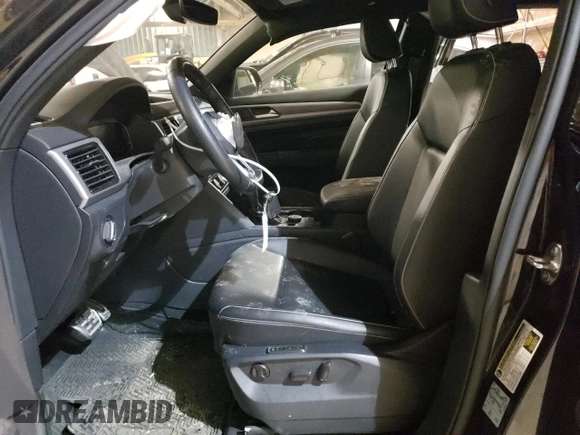 2020 Volkswagen Atlas SEL R-Line with VIN 1V2RE2CA7LC215675, listed as a Copart auction lot 82882393 with 61,021 mi miles and . Bid and sale history available at DreamBid. Image 7.