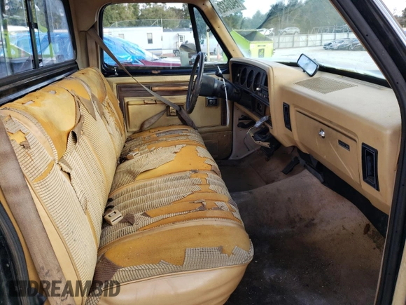 1986 Dodge Trucks z VIN 1B7HD14TXGS016934, wystawiony jako Copart lot #69426432 z przebiegiem 333 mil mil oraz Szkody całkowita. Historia ofert i sprzedaży dostępna na DreamBid. Obrazek 7.