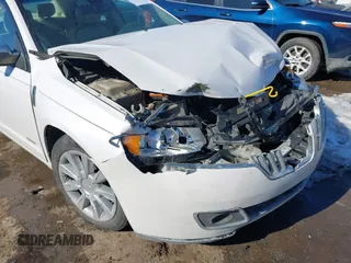 2011 Lincoln MKZ Hybrid with VIN 3LNDL2L31BR752945, listed as a IAAI auction lot 41439120 with 178,578 mi miles. Bid and sale history available at carsss.com. Image 17.