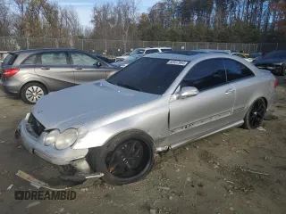 2005 Mercedes-Benz CLK 500 z VIN WDBTJ75J15F131719, wystawiony jako Copart lot #82037984 z przebiegiem 65 791 mil mil oraz Szkody całkowita. Historia ofert i sprzedaży dostępna na DreamBid. Obrazek 1.