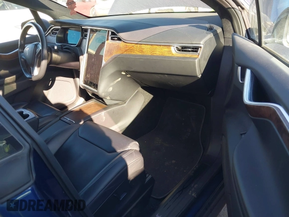 2017 Tesla Model X 90D z VIN 5YJXCBE21HF076514, wystawiony jako IAAI lot #41559020 z przebiegiem 108 573 mil mil oraz . Historia ofert i sprzedaży dostępna na DreamBid. Obrazek 5.