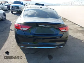 2015 Chrysler 200 Limited с VIN 1C3CCCAB3FN529027, выставлен на аукционе IAAI как лот 41433448 с пробегом 103 589 миль миль и . История ставок и продаж доступна на DreamBid. Изображение 14.