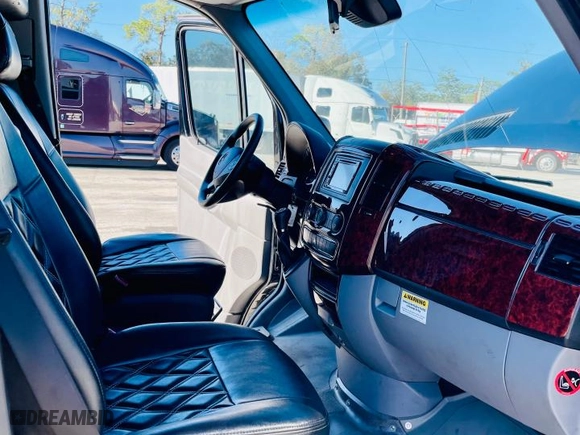 2014 Mercedes-Benz Sprinter Cargo Vans with VIN WD3PE8CC6E5927934, listed as a Copart auction lot 77988534 with NaN miles and Salvage Title. Bid and sale history available at carsss.com. Image 5.