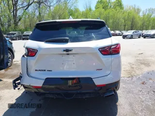 2021 Chevrolet Blazer RS z VIN 3GNKBKRS1MS584224, wystawiony jako IAAI lot #42022148 z przebiegiem 41 295 mil mil oraz . Historia ofert i sprzedaży dostępna na DreamBid. Obrazek 17.