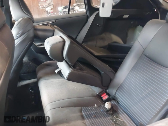 2022 Toyota RAV4 Hybrid XSE z VIN 4T3E6RFV4NU092518, wystawiony jako IAAI lot #42798470 z przebiegiem 51 581 mil mil oraz . Historia ofert i sprzedaży dostępna na DreamBid. Obrazek 8.