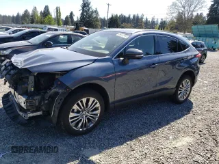 2022 Toyota Venza LE with VIN JTEAAAAH1NJ090042, listed as a Copart auction lot 52393433 with 35,981 mi miles. Bid and sale history available at carsss.com. Image 1.