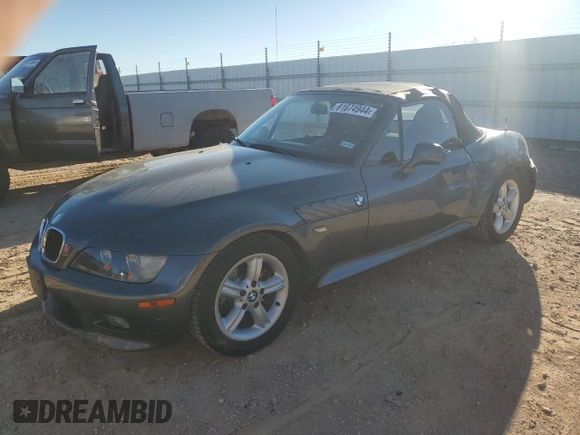 2000 BMW Z3 2.5L with VIN WBACH9341YLF92012, listed as a Copart auction lot 81674944 with 100,985 mi miles and Salvage Title. Bid and sale history available at carsss.com. Image 1.