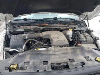 2019 Ram 1500 Tradesman z VIN 3C6JR6DG2KG705859, wystawiony jako IAAI lot #41716700 z przebiegiem 128 721 mil mil oraz . Historia ofert i sprzedaży dostępna na DreamBid. Obrazek 10.