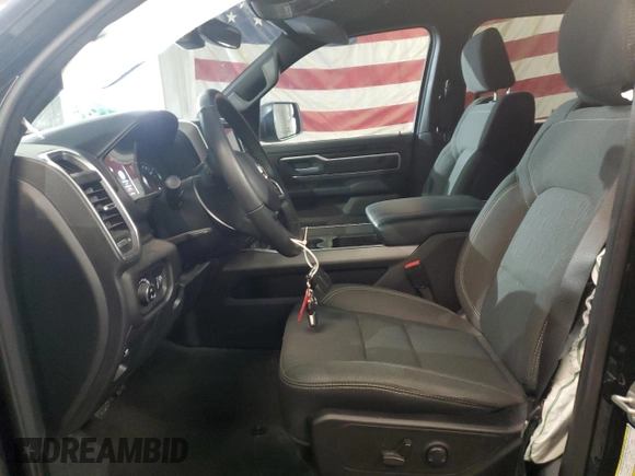 2024 Ram 1500 Big Horn z VIN 1C6SRFFT3RN105058, wystawiony jako Copart lot #46500315 z przebiegiem 25 112 mil mil oraz Szkoda całkowita • Salvage title. Historia ofert i sprzedaży dostępna na DreamBid. Obrazek 7.