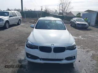 2018 BMW 3 Series 330i xDrive with VIN WBA8Z9C57JB220047, listed as a IAAI auction lot 41721186 with 66,725 mi miles. Bid and sale history available at carsss.com. Image 13.