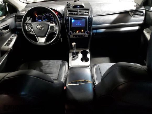2014 Toyota Camry L with VIN 4T1BF1FK0EU325796, listed as a Copart auction lot 56192885 with 104,627 mi miles and Clean Title. Bid and sale history available at DreamBid. Image 8.