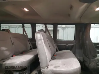 2017 Chevrolet Express Passenger LT z VIN 1GAZGPFF6H1147784, wystawiony jako Copart lot #84001734 z przebiegiem 237 613 mil mil oraz Czysty tytuł • Clean title. Historia ofert i sprzedaży dostępna na DreamBid. Obrazek 11.