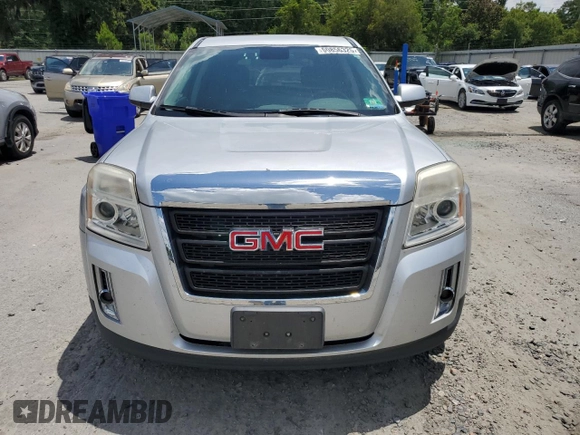 2013 GMC Terrain SLE z VIN 2GKALMEK7D6179040, wystawiony jako Copart lot #60856325 z przebiegiem 79 948 mil mil oraz Czysty tytuł • Clean title. Historia ofert i sprzedaży dostępna na DreamBid. Obrazek 5.