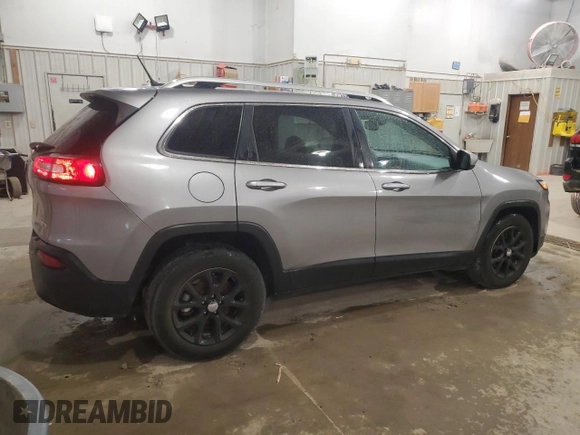 2015 Jeep Cherokee Latitude with VIN 1C4PJLCB7FW759695, listed as a Copart auction lot 50914555 with 225,179 mi miles and Clean Title. Bid and sale history available at DreamBid. Image 3.