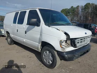 2002 Ford Econoline Cargo with VIN 1FTRE14252HB67887, listed as a IAAI auction lot 41180872 with 274,561 mi miles. Bid and sale history available at carsss.com. Image 1.