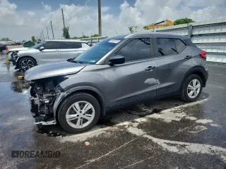 2018 Nissan Kicks S with VIN 3N1CP5CU4JL523923, listed as a Copart auction lot 60495075 with 85,885 mi miles and Salvage title. Bid and sale history available at DreamBid. Image 1.