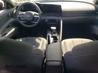 2024 Hyundai Elantra SEL z VIN KMHLM4DG7RU693814, wystawiony jako Copart lot #57909885 z przebiegiem 11 478 mil mil oraz Szkoda całkowita • Salvage title. Historia ofert i sprzedaży dostępna na DreamBid. Obrazek 8.