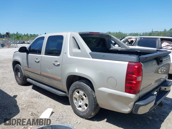 2007 Chevrolet Avalanche LTZ with VIN 3GNEC12J27G123076, listed as a IAAI auction lot 41971545 with Not provided miles and . Bid and sale history available at DreamBid. Image 3.