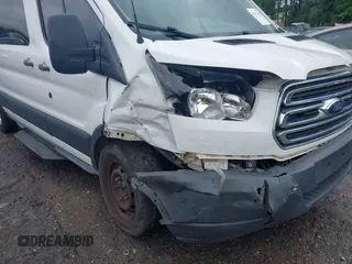 2018 Ford Transit Passenger XL z VIN 1FBAX2CM2JKA31397, wystawiony jako IAAI lot #42252424 z przebiegiem 72 434 mil mil oraz . Historia ofert i sprzedaży dostępna na DreamBid. Obrazek 6.