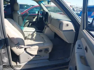 2002 Chevrolet Tahoe LT with VIN 1GNEC13ZX2R224413, listed as a IAAI auction lot 41818623 with 157,509 mi miles. Bid and sale history available at carsss.com. Image 5.