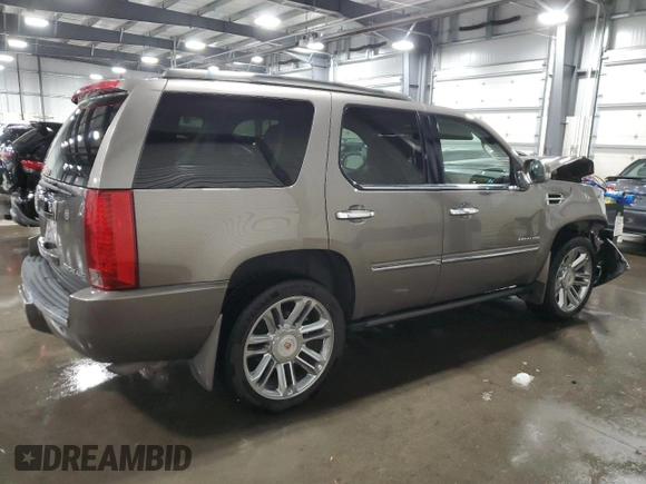 2014 Cadillac Escalade Platinum z VIN 1GYS4DEFXER185821, wystawiony jako Copart lot #78926874 z przebiegiem 142 534 mil mil oraz Szkoda całkowita • Salvage title. Historia ofert i sprzedaży dostępna na DreamBid. Obrazek 3.