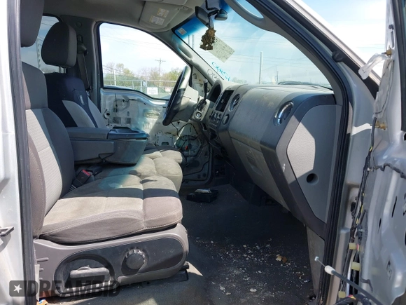 2005 Ford F-150 XLT with VIN 1FTPW12505KD72168, listed as a IAAI auction lot 42063810 with 232,964 mi miles. Bid and sale history available at carsss.com. Image 5.