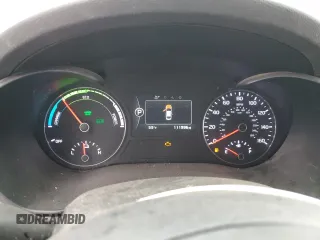 2017 Kia Optima z VIN KNAGT4LC6H5006349, wystawiony jako Copart lot #52917925 z przebiegiem 111 996 mil mil oraz Szkoda całkowita • Salvage title. Historia ofert i sprzedaży dostępna na DreamBid. Obrazek 9.