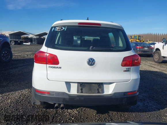 2017 Volkswagen Tiguan S with VIN WVGBV7AX2HK026612, listed as a IAAI auction lot 41320044 with 74,979 mi miles and . Bid and sale history available at DreamBid. Image 16.
