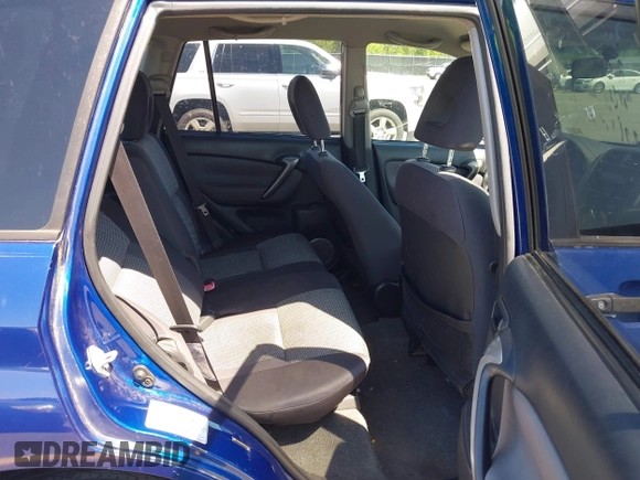 2005 Toyota RAV4 with VIN JTEHD20V950049053, listed as a IAAI auction lot 41998035 with 197,193 mi miles. Bid and sale history available at carsss.com. Image 8.