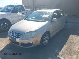 2005 Volkswagen Jetta 2.5L с VIN 3VWDF71K85M645201, выставлен на аукционе IAAI как лот 41913644 с пробегом 256 822 миль миль и . История ставок и продаж доступна на DreamBid. Изображение 2.